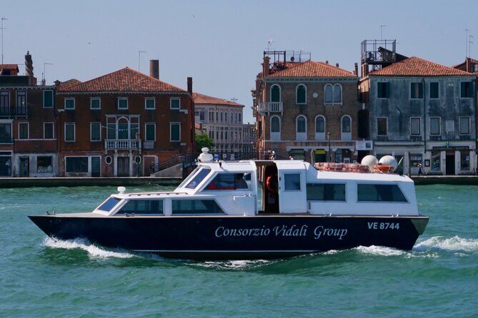 1-hour panoramic tour of Venice by boat - Hilton Molino Stucky: an important mill turned into a luxury hotel