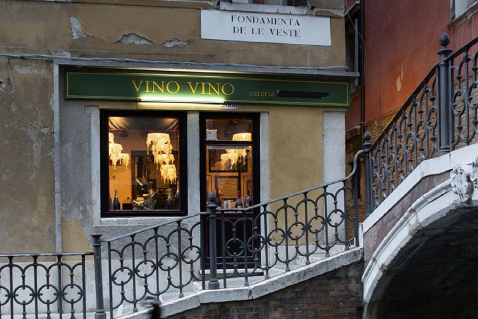 2-Course Dinner in a Typical Venetian Restaurant - What makes this dinner feel “Venice”