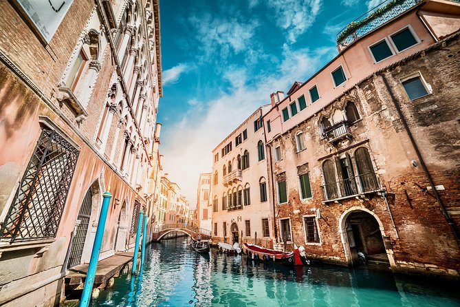 4-Hour Venice guided walking tour with Doge's Palace & St Mark's Basilica - Stop 2: Campo Santa Maria Formosa, Venice Away From the Main Drag
