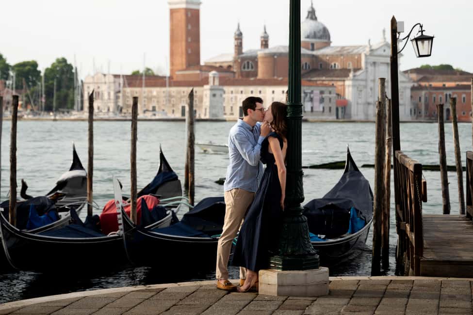 A Unique Photoshoot in Venice - A 1-hour Venice portrait session that actually feels doable