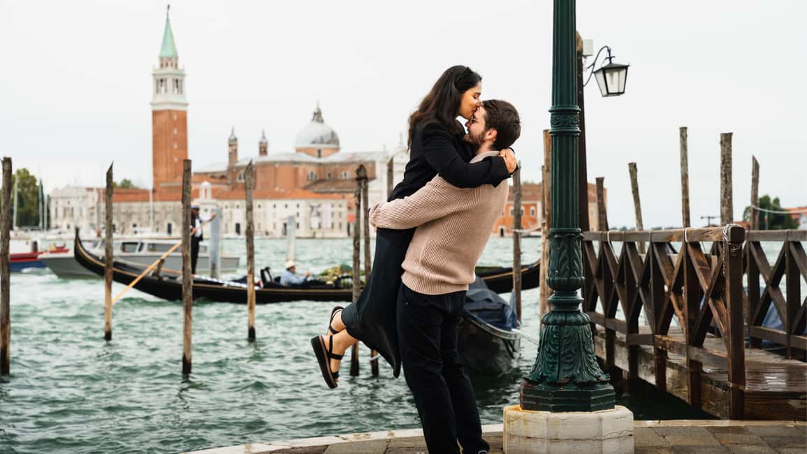 A Unique Photoshoot in Venice - Starting near Rialto: what your first minutes are like