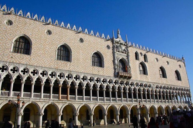 Accessible Venice Tour With Wheelchair Including Doge Palace & St Mark Basilica - Rialto by Steamboat 1: Markets, Bridge Energy, and Food Choices