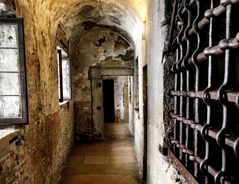 All-Inclusive Tour: Doge Palace, St Mark's Basilica & Square - Palazzo Ducale: where Doges ruled, and what to watch for inside