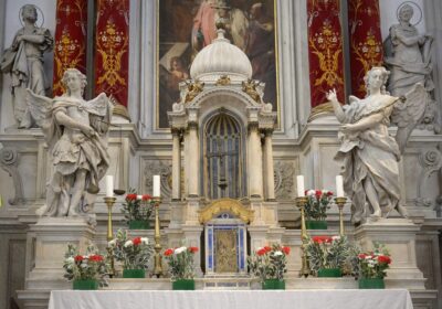 Around Vivaldi - Should You Book Around Vivaldi?