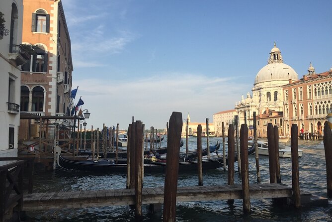 Best of Venice Private Tour: St. Mark's Doge Palace Gondola Ride - Bridge of Sighs: The Stop That Changes the Mood
