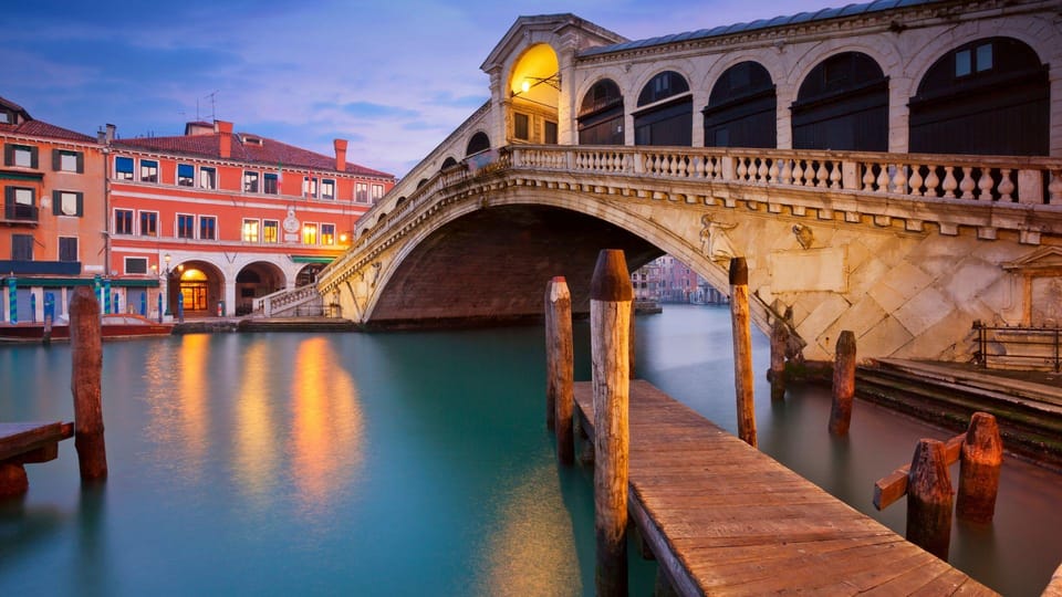 Best of Venice: Private Walking Tour with a Local - Language, Group Style, and Comfort on the Ground