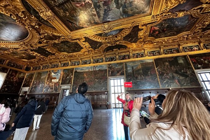 Best Of Venice: Saint Mark's Basilica, Doges Palace with Guide and Gondola Ride - Pacing, group size, and how to not feel rushed