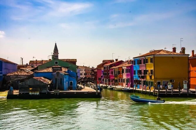 Boat excursion to the islands of Murano, Burano and Torcello - Murano: glass furnace demo plus a short island window
