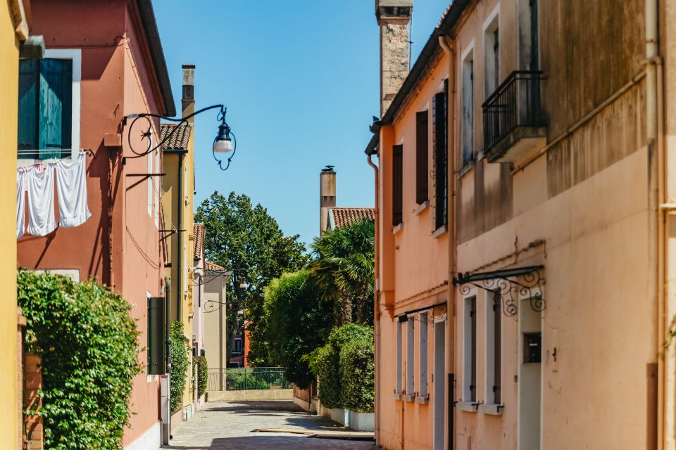 Boat Trip: Glimpse of Murano, Torcello & Burano Islands - Onboard Commentary and Boat Comfort: What Affects Your Experience