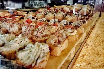 Brunetti's Venice: A Culinary Journey Through Leon's Mysteries - A 11:15 Start That Fits a Venice Day