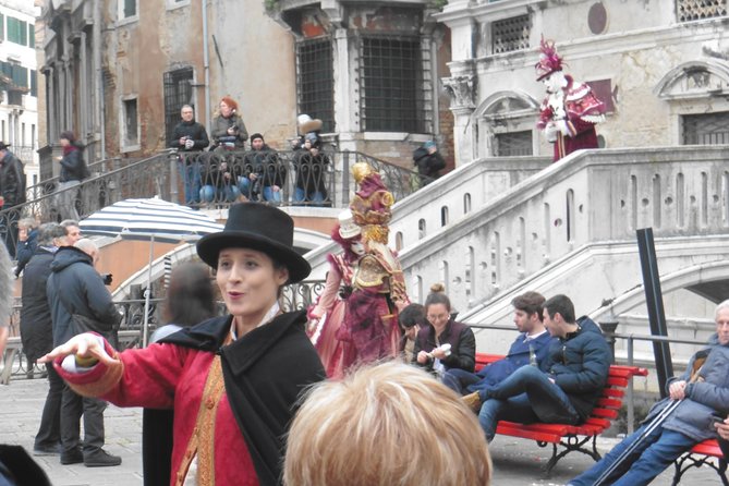 Carnival & Casanova Secrets, Theatrical Walking Show - The Casanova and Levantine secrets (plus a fan-language twist)