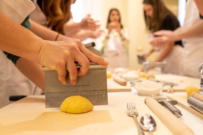 Cesarine: Home Cooking Class and Meal with a Local in Venice - A Venice home cooking class you can actually picture