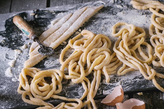 Cesarine: Private Pasta and Tiramisu Class in a Local Venice Home - Best Fit: Who Should Book This Class?