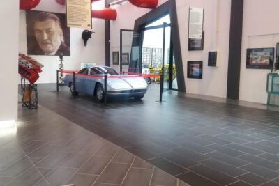 Create your Lamborghini and Ferrari day from Venice - Enzo Ferrari Museum in Modena: what makes the first stop work