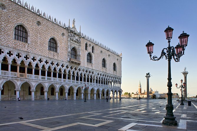 Doge's Palace & St. Mark's Basilica skip-the-line guided tour - The Bridge of Sighs and New Prisons: the story that makes it click