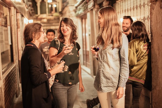 Drinks & Bites in Venice Private Tour - Stop 1: Ponte di Rialto—oldest Grand Canal bridge, big night views