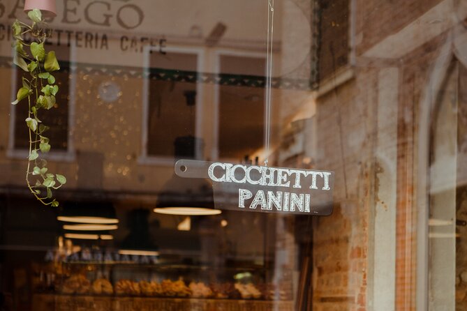 Eat like a Local: Venice Cicchetti and Wine Tasting Evening Tour - Why this cicchetti route works better than a hit-and-run food stop
