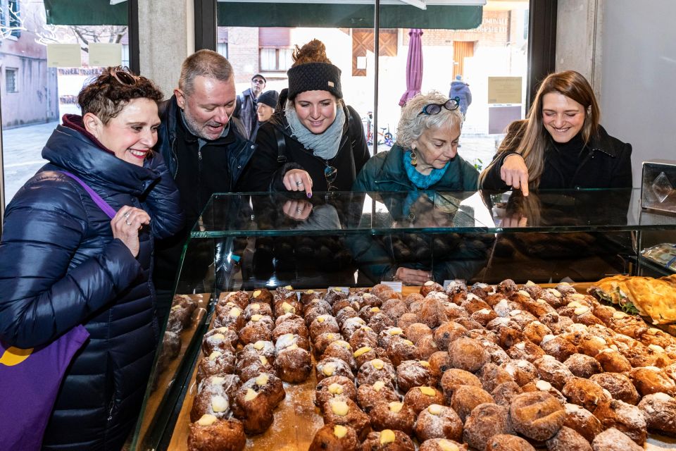 Eating Venice: Offbeat Food & Drinks Tour - First stop: Venetian coffee culture and a tramezzino snack