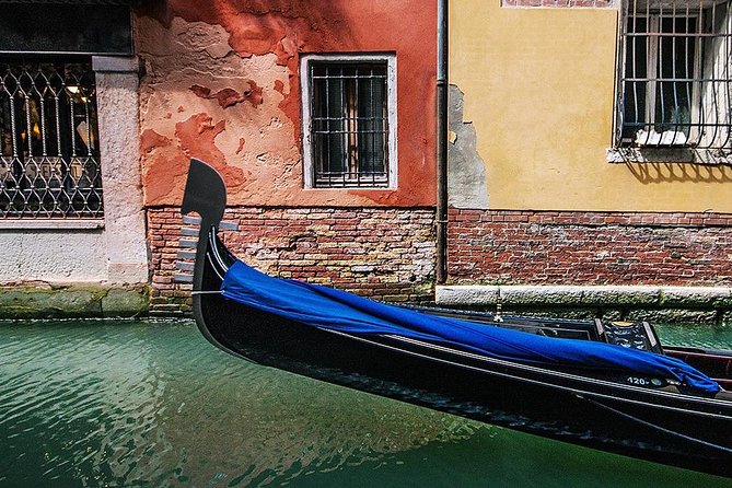Enchanting Venice: Private Gondola Experience - A Traditional Gondola Ride Lasting About 25 to 30 Minutes