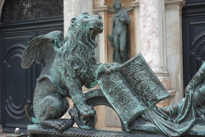 FriendInVenice: Experience the True Venice with a Private Tour - Entering Venice Through the Right Door