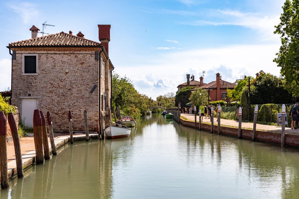 Full-day boat tour to Murano Burano Torcello from Chioggia - Burano’s colors plus lunch at Al Raspo de Ua