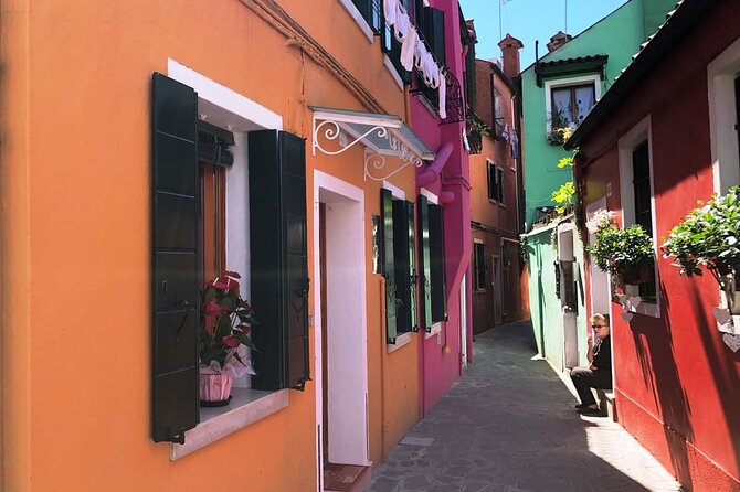 Full-day excursion to Murano, Burano and Torcello from Venice Train Station - Price and logistics: what you’re really paying for