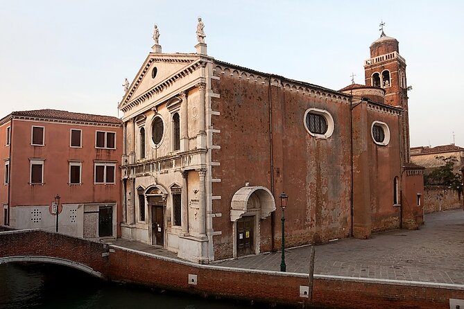 Gay Life in Venice from the Middle Ages to Present Days - Calle dell Ogio: a canalside meeting tied to the British gay movement