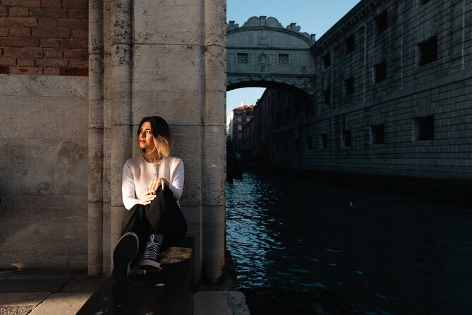 Glam photoshoot in hidden Venice! (up to 4) - Stop 3: Two quieter photo stops on the way to Rialto