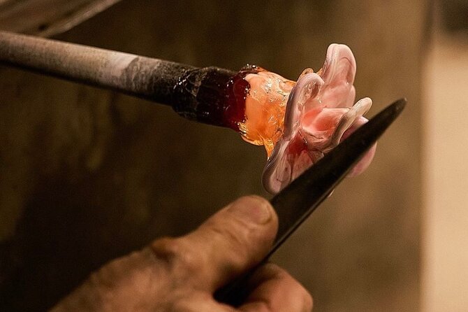Glass Blowing Demonstration : pickup by wood boat Taxi + local guide - Key things I’d circle before you go