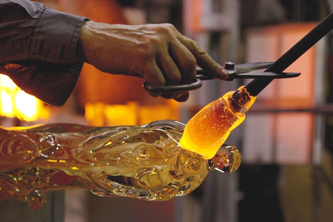 Glass Blowing Live Demo, Showroom visit and Artistic Glass gift! - Key Points Before You Go