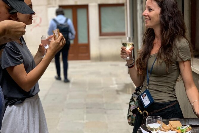 Guided Small Group Kickstart Food Tour of Venice - Mercati di Rialto: Fish market energy and the timing reality