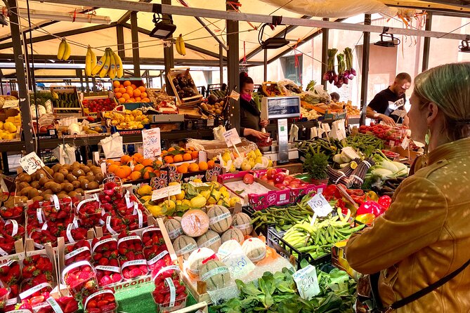 Guided Venice Street Food Tour and City Sightseeing - Savory Stops: From Fried Favorites to Comfort Food Classics