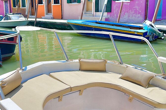 Half Day Boat Tour between Venice and the Islands - Burano’s colorful lanes: using 1 hour 20 minutes well