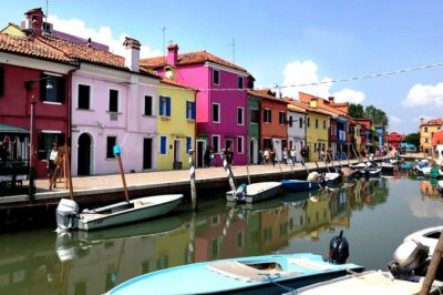 Half-Day Motorboat Cruise to Venice Lagoon Islands Murano and Burano - Murano in one hour: the glass workshop stop and 15-minute demo