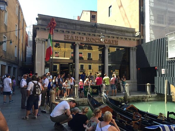 Hard Rock Cafe Venice with Set Lunch or Dinner - Entering Hard Rock Cafe Venice: location, ticket, and how timing really works