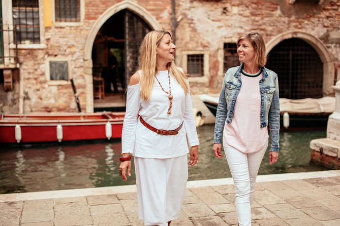 Highlights & Hidden Gems With Locals: Best of Venice Private Tour - The local drink/tasting: small break, big payoff
