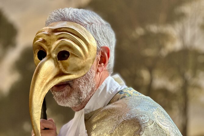 Historical Journey and Dress up Experience in Venetian Carnival - Venice Carnival, But With Craft and Context