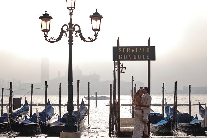 Iconic Photos and Adventure in Venice - Rialto Bridge Photo Time: Iconic by Design, Not by Accident