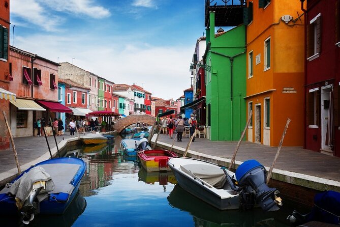 Island Hopping Tour: Mazzorbo, Burano and Murano - Stop 6: Piazza Baldassarre Galuppi, Lace Work, and the Love Viewing Bridge
