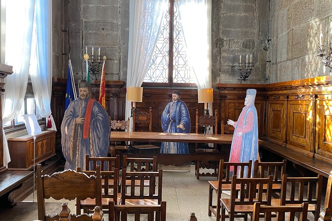 Lords of the Night Prisons Palace: Cells & Torture Tools Visit - Meeting the tour: finding the entrance quickly matters