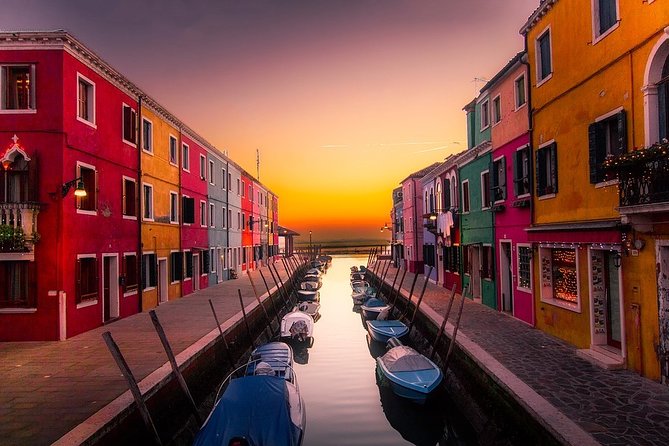 Luxury Tour of Murano & Burano by Private Boat and Guide - La Perla Gallery lace-making: why this short stop matters