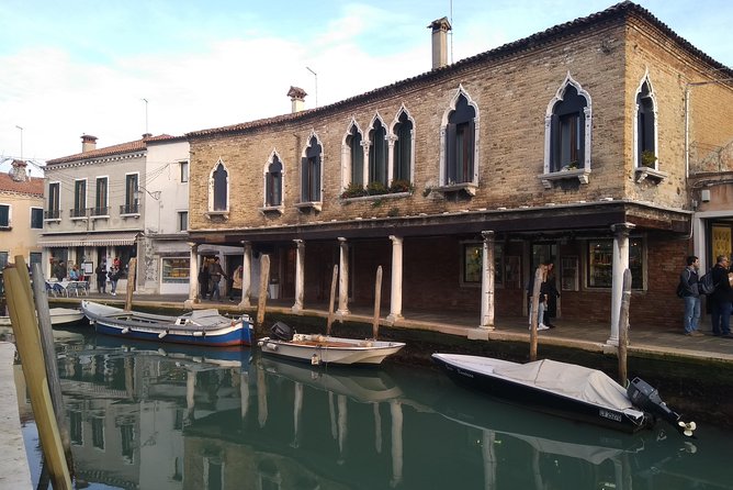 Murano Glass and Art Private Tour by Boat and on Foot - Venice views near San Giovanni e Paolo and the Scuola Grande area