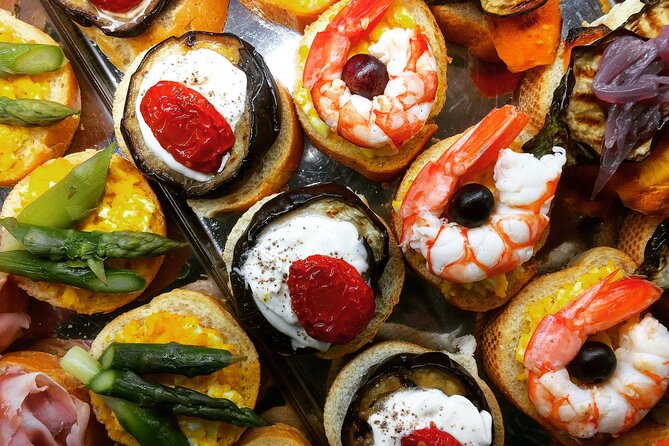 Old Taverns and Rialto Market Food Adventure (come hungry!) - Stop 1: Mercati di Rialto and the Recipes Behind the Bites (1 Hour)