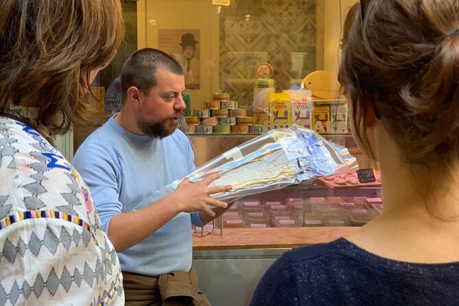 Old Taverns and Rialto Market Food Adventure (come hungry!) - What You Actually Eat and Drink on the Tour