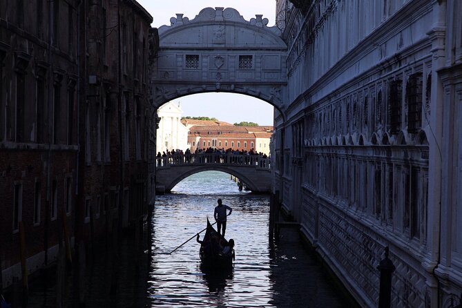Photography workshop in the magical Venice (3h) - Architecture techniques: getting Venice lines to behave