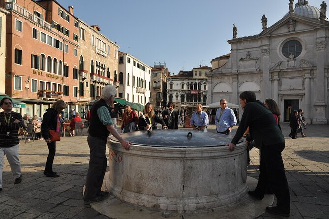 Private 3 hrs Venice Tour: St Mark's, Walking tour & Boat tour - Grand Canal and Back-Canal Boat Tour: Rialto, Merchant Life, and Canal Views
