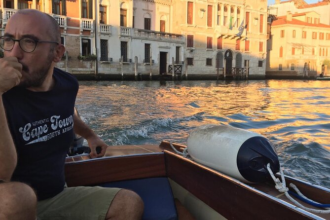 Private Boat Experience: Discover Venice from the Water - What the guide adds (and why it shows up in the reviews)