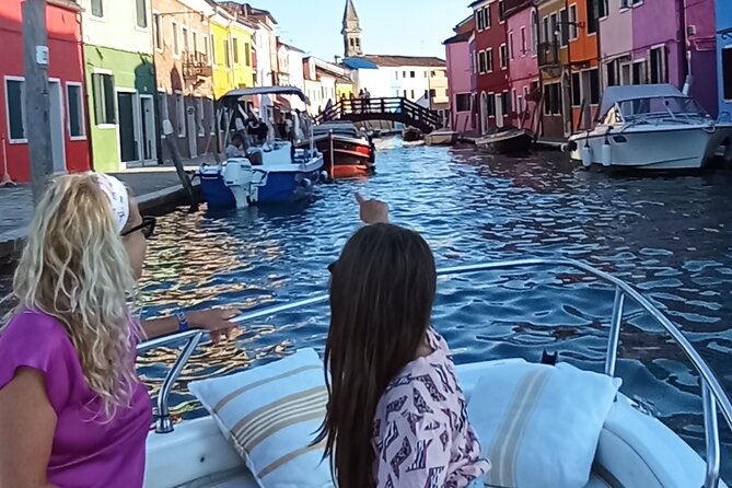 Private Boat Tour to Murano, Burano and Torcello - Guides and the real feel on board