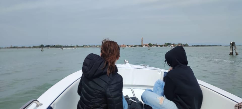 Private boat tour, visit the major islands Venice - Burano’s color, lace, and Bussolà: what to do with your 45 minutes