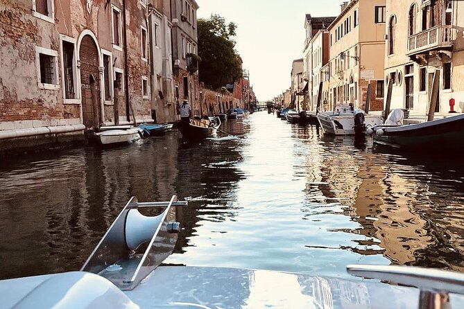 Private Boat Tour with Skipper Sailing the Lagoon of Venice Italy - A private open-boat lagoon ride from S. Giobbe